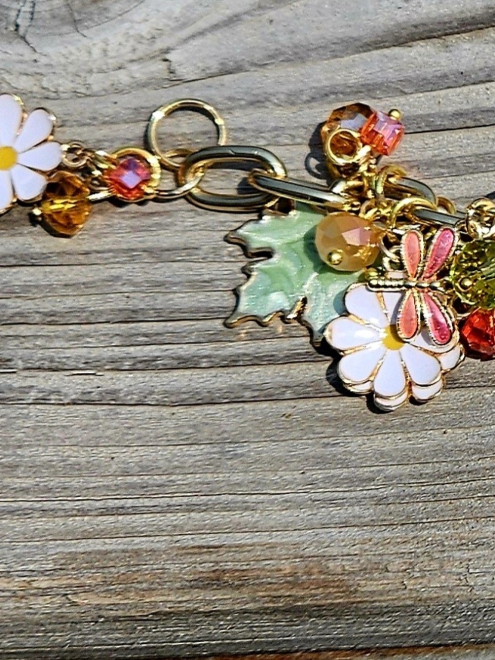 Gold Floral, Dragonfly & Butterfly Charm Bracelet - White Daisy, Green Leaf OOAK - Picture 7 of 14